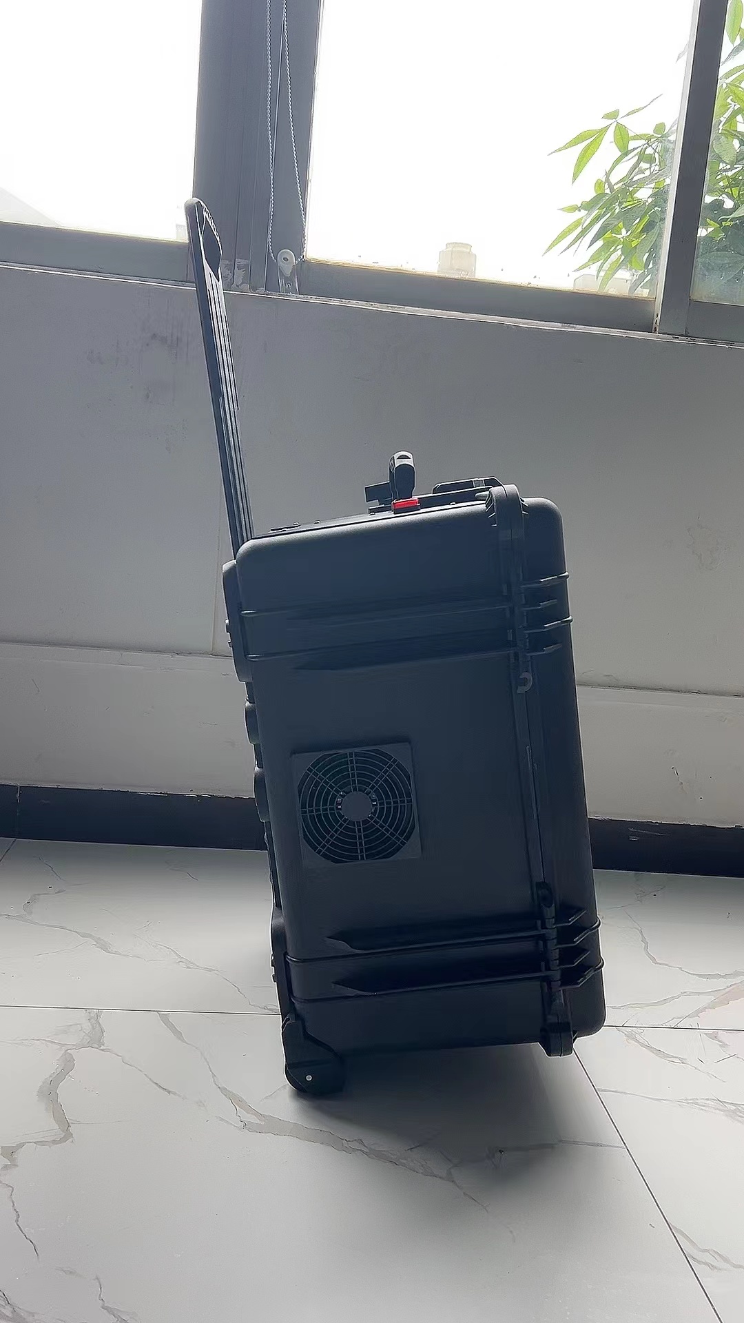 宁阳手拉箱型移动通信干扰器